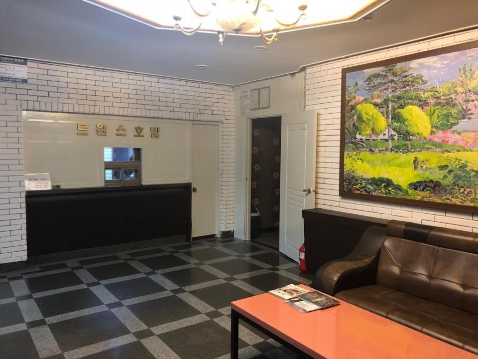双子酒店 济州市 外观 照片